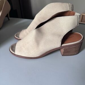 Lucky Brand Tan Open-Toe Block Heels